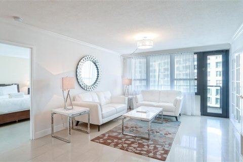 Купить кондоминиум в Майами-Бич, Флорида 3 комнаты, 89.19м2, № 2083689 - фото 8