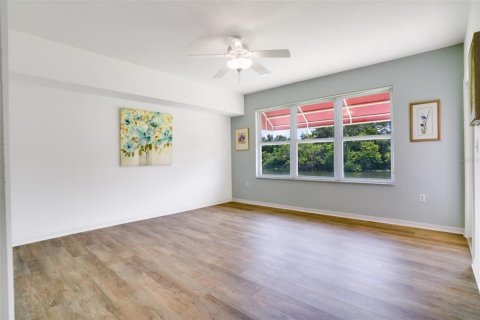 Copropriété à vendre à Largo, Floride: 3 chambres, 141.21 m2 № 1877258 - photo 9