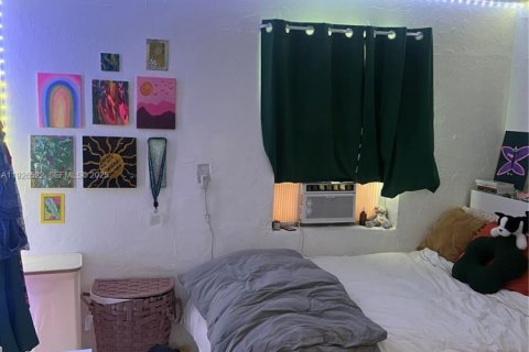 House in Hallandale Beach, Florida 1 bedroom, 37.16 sq.m. № 1986434 - photo 9