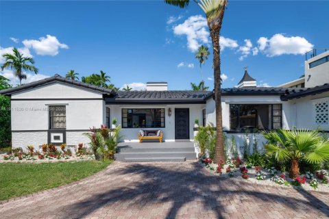 Casa en alquiler en Miami Beach, Florida, 4 dormitorios, 233.84 m2 № 2076913 - foto 2