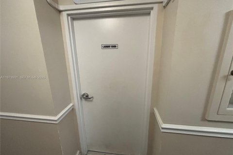 Copropriété à vendre à Miami Beach, Floride: 2 chambres, 89.56 m2 № 2041753 - photo 29