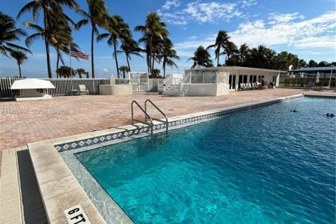 Copropriété à vendre à Miami Beach, Floride: 2 chambres, 89.56 m2 № 2041753 - photo 9
