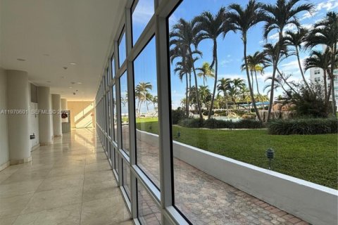 Copropriété à vendre à Miami Beach, Floride: 2 chambres, 89.56 m2 № 2041753 - photo 4