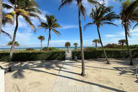 Copropriété à vendre à Miami Beach, Floride: 2 chambres, 89.56 m2 № 2041753 - photo 7