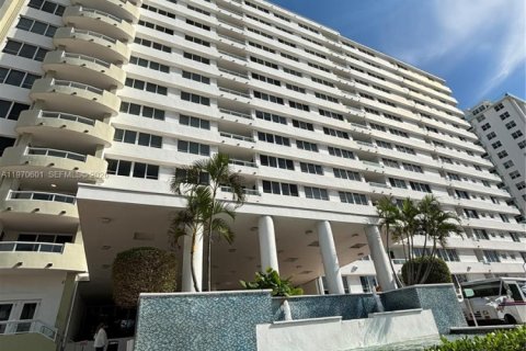 Copropriété à vendre à Miami Beach, Floride: 2 chambres, 89.56 m2 № 2041753 - photo 2