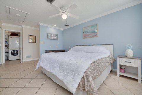Condo in Holiday, Florida, 1 bedroom  № 1848622 - photo 12