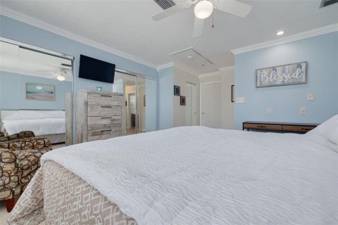 Condo in Holiday, Florida, 1 bedroom  № 1848622 - photo 11