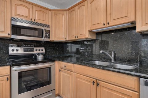 Condo in Holiday, Florida, 1 bedroom  № 1848622 - photo 9
