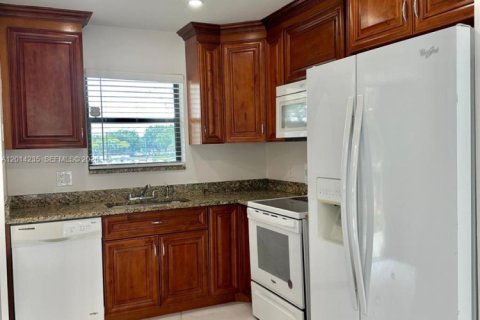 Copropriété à louer à Boca Raton, Floride: 2 chambres, 79.71 m2 № 2076410 - photo 4