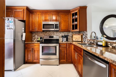 Townhouse in Pembroke Pines, Florida 3 bedrooms, 126.44 sq.m. № 1610498 - photo 7