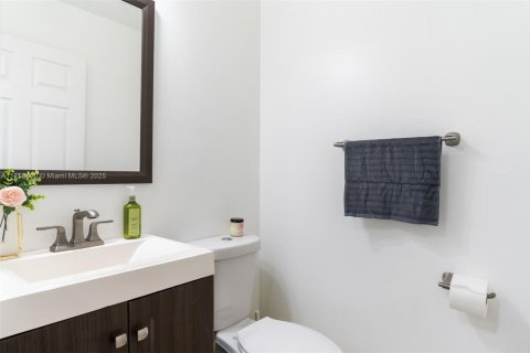 Townhouse in Pembroke Pines, Florida 3 bedrooms, 126.44 sq.m. № 1610498 - photo 10