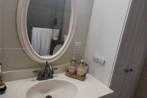 Condo in Deerfield Beach, Florida, 1 bedroom  № 1862759 - photo 23