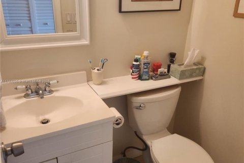 Condo in Deerfield Beach, Florida, 1 bedroom  № 1862759 - photo 17