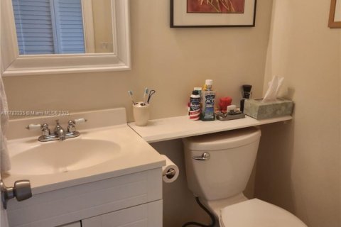 Condo in Deerfield Beach, Florida, 1 bedroom  № 1862759 - photo 15