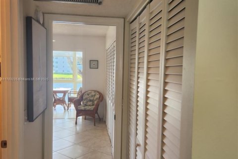 Condo in Deerfield Beach, Florida, 1 bedroom  № 1862759 - photo 14