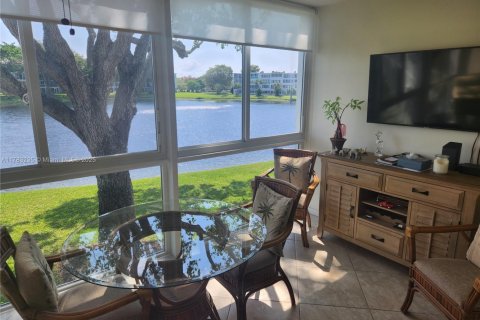 Condo in Deerfield Beach, Florida, 1 bedroom  № 1862759 - photo 27