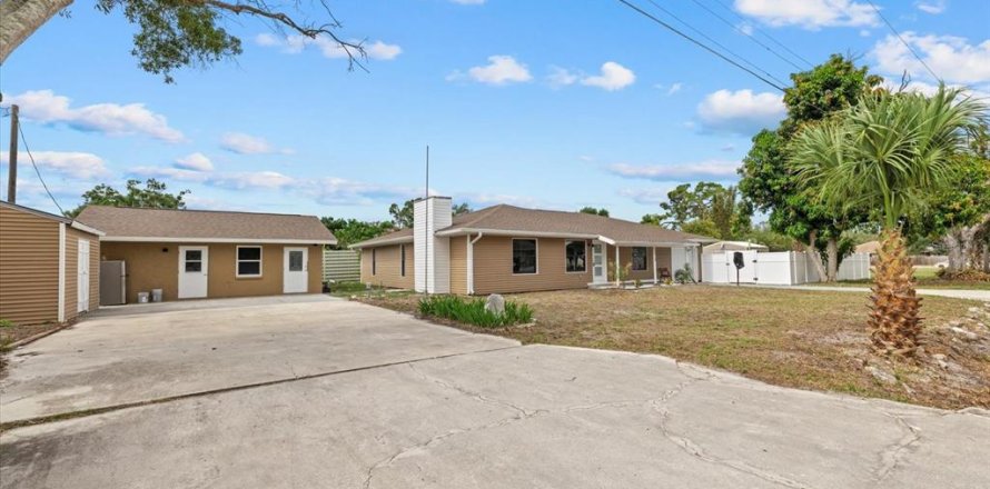 Casa en Sarasota, Florida 5 dormitorios, 255.85 m2 № 2230444