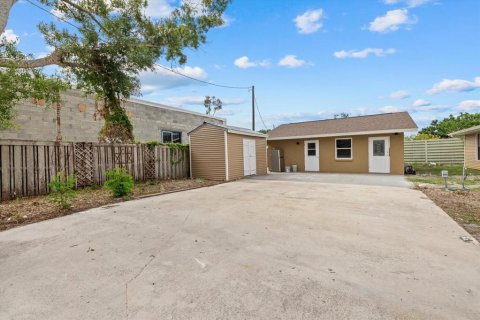 Casa en venta en Sarasota, Florida, 5 dormitorios, 255.85 m2 № 2230444 - foto 3