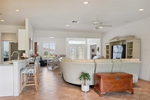House in Summerfield, Florida 3 bedrooms, 196.95 sq.m. № 1818975 - photo 11