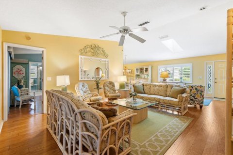 House in Summerfield, Florida 3 bedrooms, 173.73 sq.m. № 2195089 - photo 14