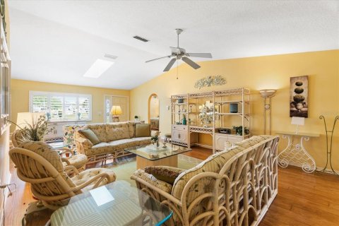 House in Summerfield, Florida 3 bedrooms, 173.73 sq.m. № 2195089 - photo 15