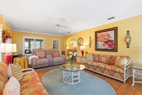 House in Summerfield, Florida 3 bedrooms, 173.73 sq.m. № 2195089 - photo 18