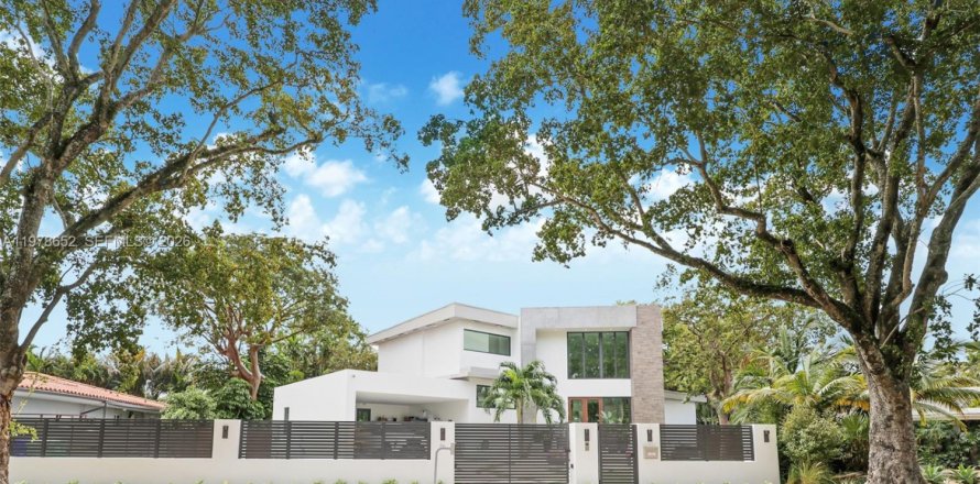Villa ou maison à Miami, Floride 5 chambres, 460.33 m2 № 2046192