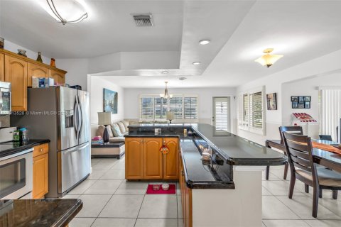 House in Fort Lauderdale, Florida 3 bedrooms, 160.26 sq.m. № 1971341 - photo 14