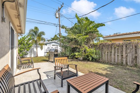 House in Fort Lauderdale, Florida 3 bedrooms, 160.26 sq.m. № 1971341 - photo 22