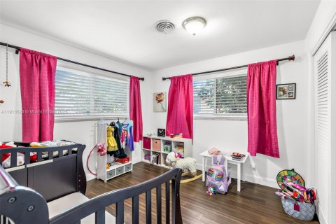 House in Fort Lauderdale, Florida 3 bedrooms, 160.26 sq.m. № 1971341 - photo 20