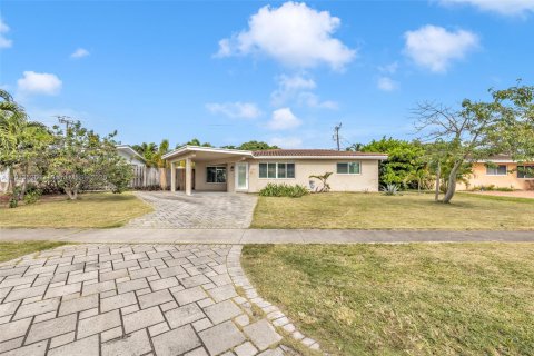 House in Fort Lauderdale, Florida 3 bedrooms, 160.26 sq.m. № 1971341 - photo 1