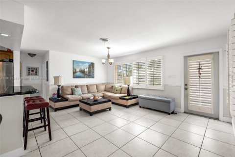 House in Fort Lauderdale, Florida 3 bedrooms, 160.26 sq.m. № 1971341 - photo 5