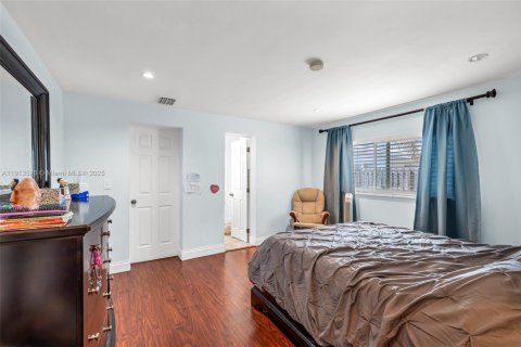 House in Fort Lauderdale, Florida 3 bedrooms, 160.26 sq.m. № 1971341 - photo 16