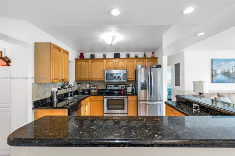 House in Fort Lauderdale, Florida 3 bedrooms, 160.26 sq.m. № 1971341 - photo 11