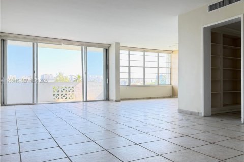 Купить кондоминиум в Бей-Харбор-Айлендс, Флорида 2 спальни, 103.86м2, № 1996164 - фото 8