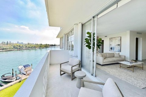 Купить кондоминиум в Бей-Харбор-Айлендс, Флорида 2 спальни, 103.86м2, № 1996164 - фото 7