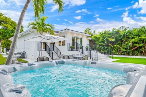 House in Miami, Florida 3 bedrooms № 1768561 - photo 26