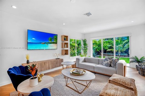House in Miami, Florida 3 bedrooms № 1768561 - photo 8