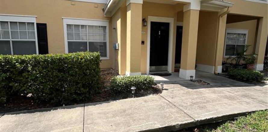 Condominio en Sanford, Florida, 2 dormitorios  № 1904603