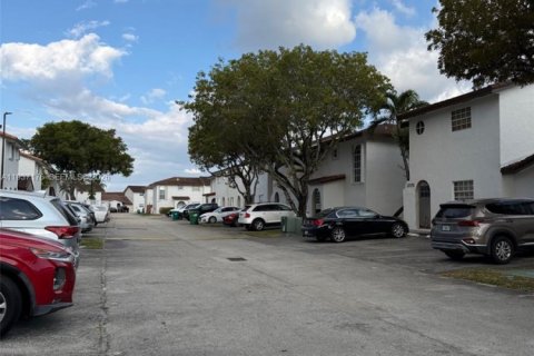 Condo in Miami, Florida, 2 bedrooms  № 2152594 - photo 25