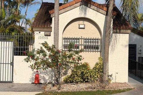 Condo in Miami, Florida, 2 bedrooms  № 2152594 - photo 22
