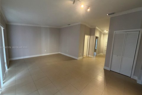 Condo in Miami, Florida, 2 bedrooms  № 2152594 - photo 5