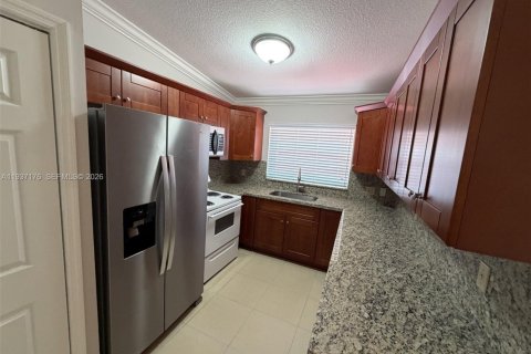 Condo in Miami, Florida, 2 bedrooms  № 2152594 - photo 8