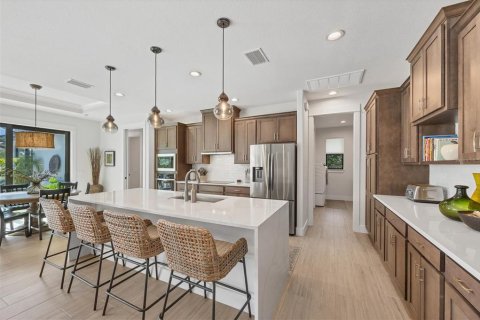 House in Port Charlotte, Florida 4 bedrooms, 229.65 sq.m. № 2166453 - photo 13