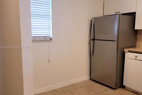 Condo in Miami, Florida, 1 bedroom  № 2026508 - photo 5