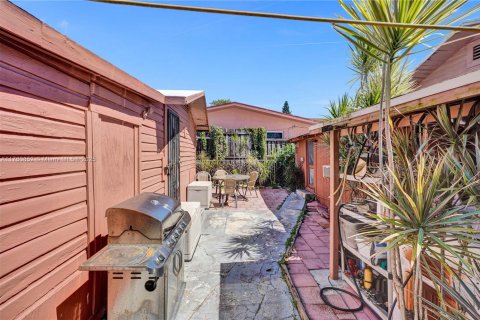 Propiedad comercial en venta en Miami, Florida, 144.74 m2 № 1862018 - foto 23