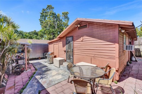 Propiedad comercial en venta en Miami, Florida, 144.74 m2 № 1862018 - foto 22
