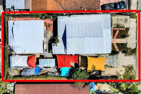 Propiedad comercial en venta en Miami, Florida, 144.74 m2 № 1862018 - foto 10