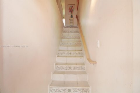Купить кондоминиум в Дорал, Флорида 2 спальни, 79.62м2, № 1865533 - фото 4