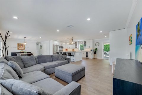 Casa en venta en Cutler Bay, Florida, 3 dormitorios, 150.5 m2 № 1882082 - foto 6